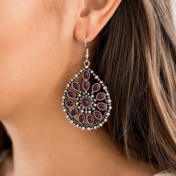 Paparazzi Jewelry Mystery Box w/Variety of Over 25 New or NWOT Pieces - Picture 5 of 7